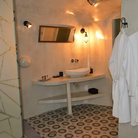 Hidden Treasure Suites Vóthon