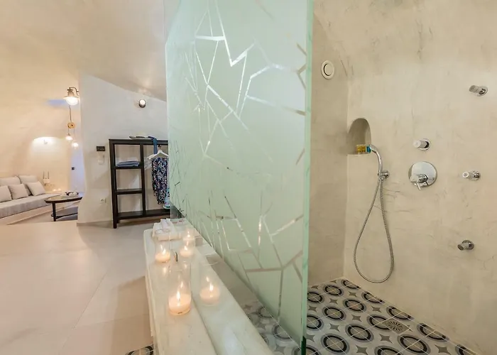 Hidden Treasure Suites Guest house Vothon